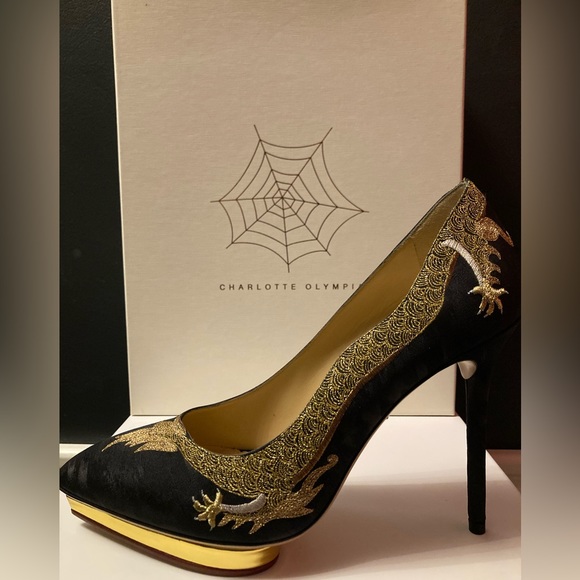 ✨HOST PICK x5✨CHARLOTTE OLYMPIA Auspicious Debbie Dragon Pump sz39✨HOST PICK x5✨ - Picture 3 of 6